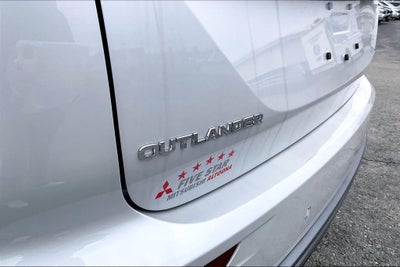 2026 Mitsubishi Outlander SE