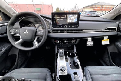 2026 Mitsubishi Outlander SE