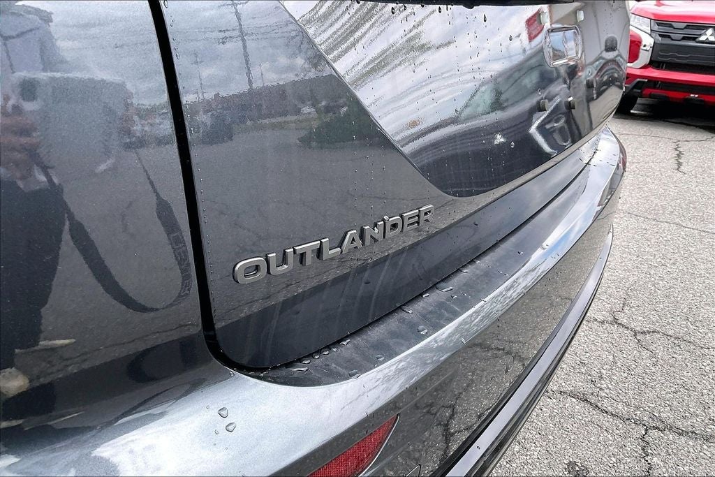 2026 Mitsubishi Outlander LE