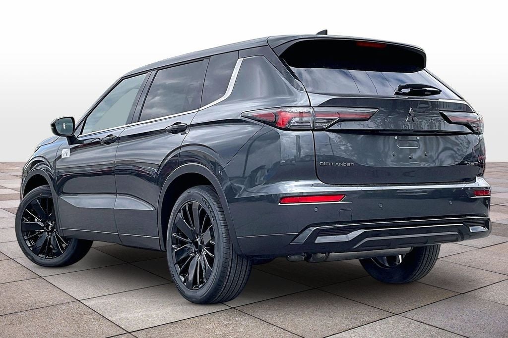 2026 Mitsubishi Outlander LE