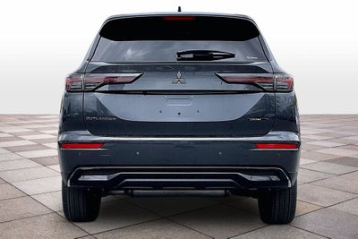 2026 Mitsubishi Outlander LE