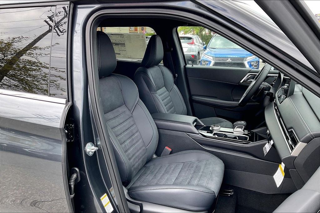 2026 Mitsubishi Outlander LE