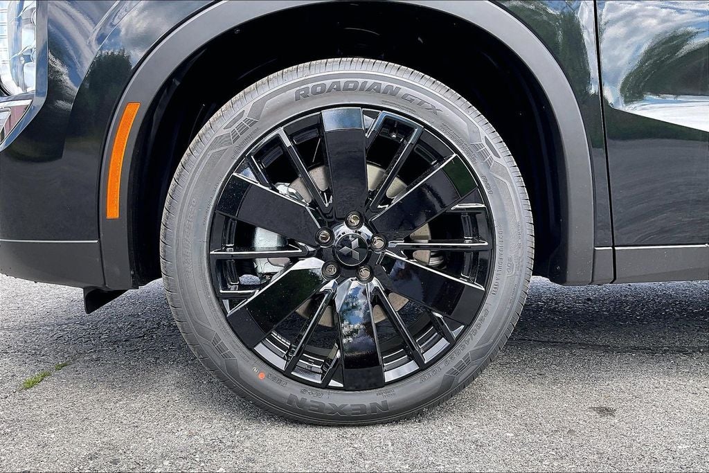 2026 Mitsubishi Outlander LE