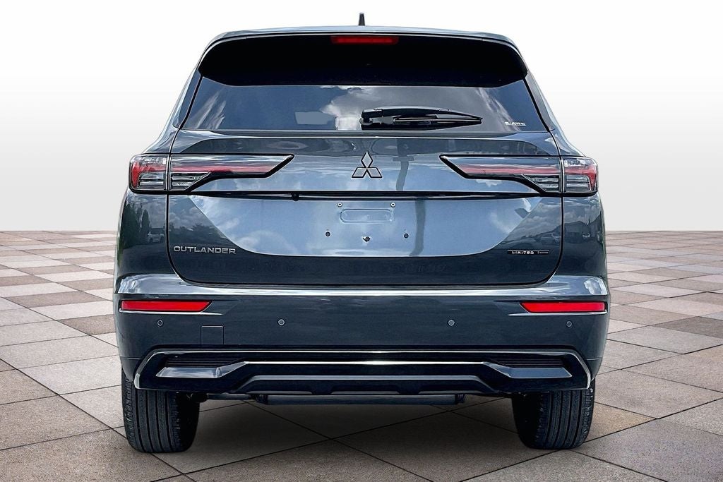 2026 Mitsubishi Outlander LE