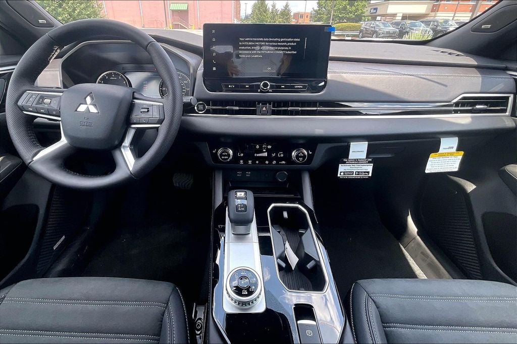 2026 Mitsubishi Outlander LE