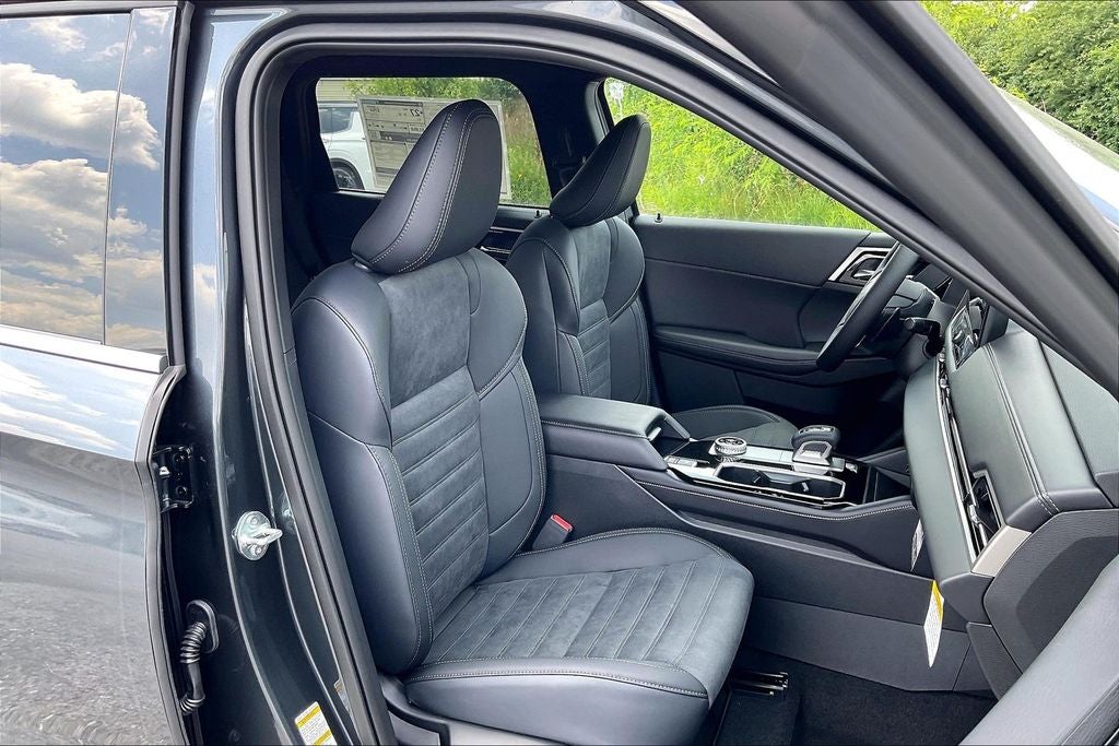 2026 Mitsubishi Outlander LE