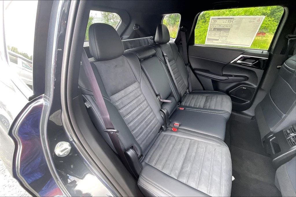 2026 Mitsubishi Outlander LE