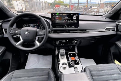 2026 Mitsubishi Outlander LE