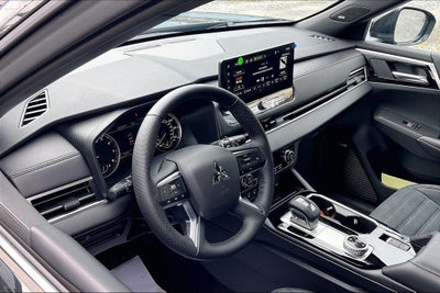 2026 Mitsubishi Outlander LE