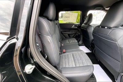2026 Mitsubishi Outlander LE