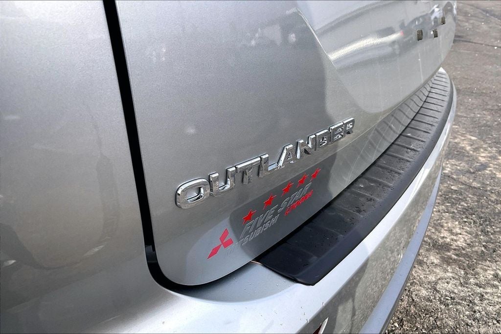 2026 Mitsubishi Outlander SE