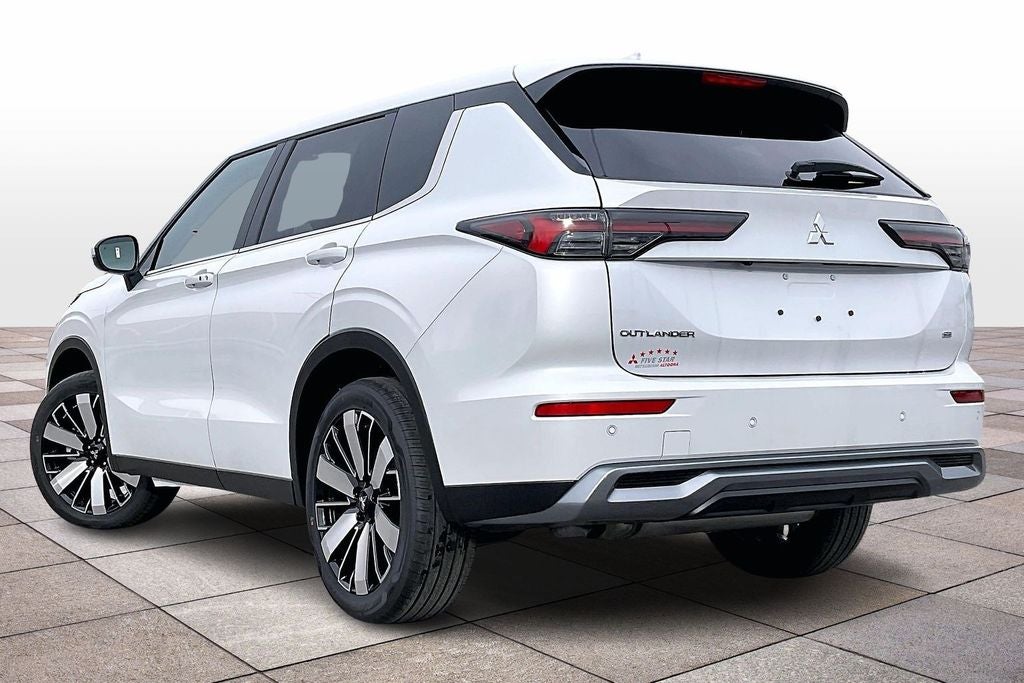 2026 Mitsubishi Outlander SE