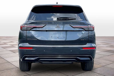 2026 Mitsubishi Outlander LE