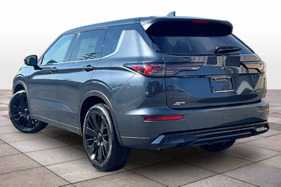 2027 Mitsubishi Outlander LE