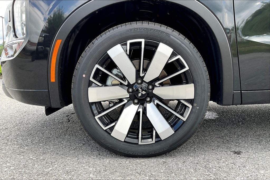 2025 Mitsubishi Outlander Platinum Edition