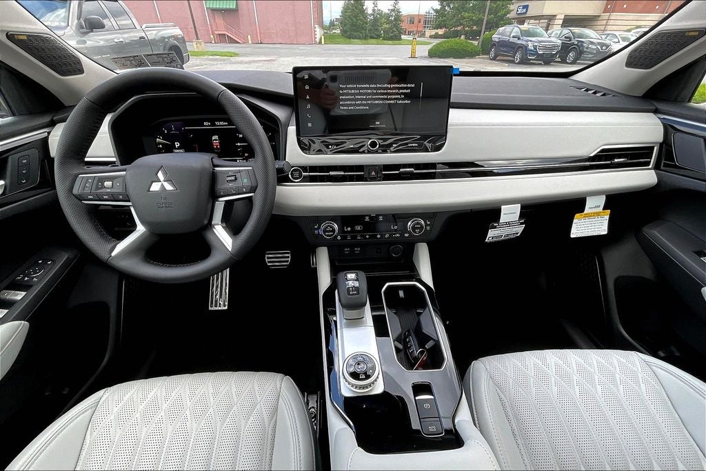 2025 Mitsubishi Outlander Platinum Edition
