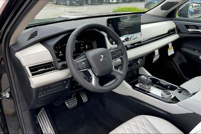 2025 Mitsubishi Outlander Platinum Edition