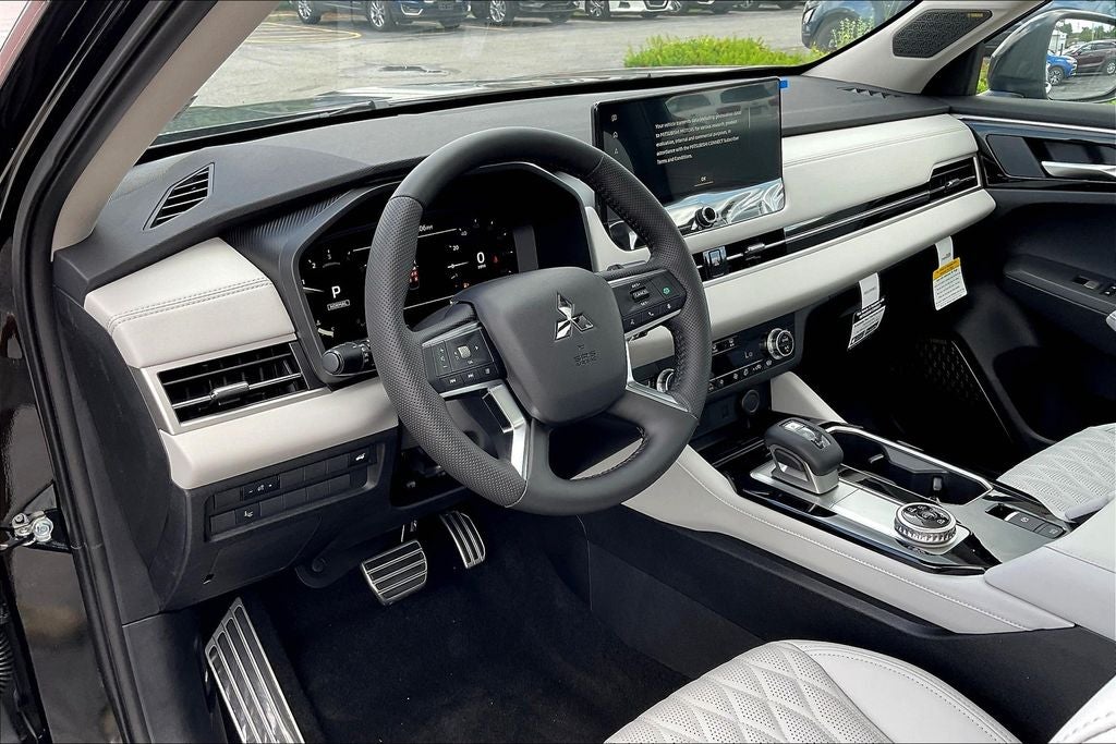 2025 Mitsubishi Outlander Platinum Edition