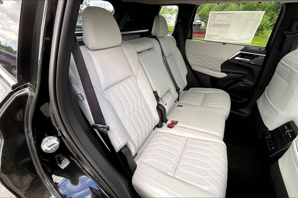 2025 Mitsubishi Outlander Platinum Edition