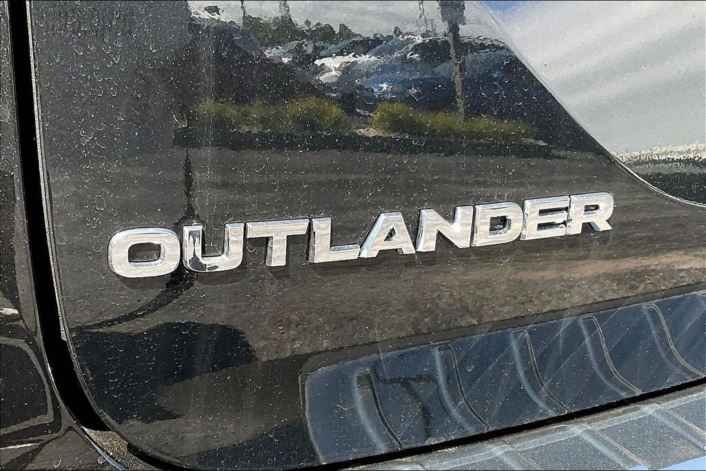 2025 Mitsubishi Outlander Platinum Edition