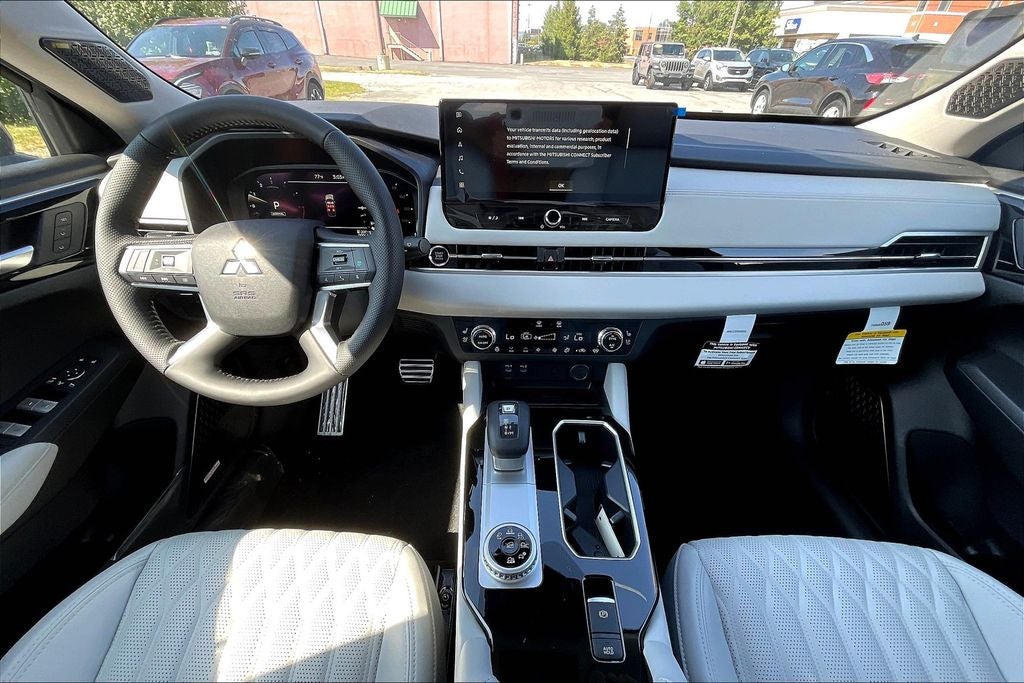 2025 Mitsubishi Outlander Platinum Edition