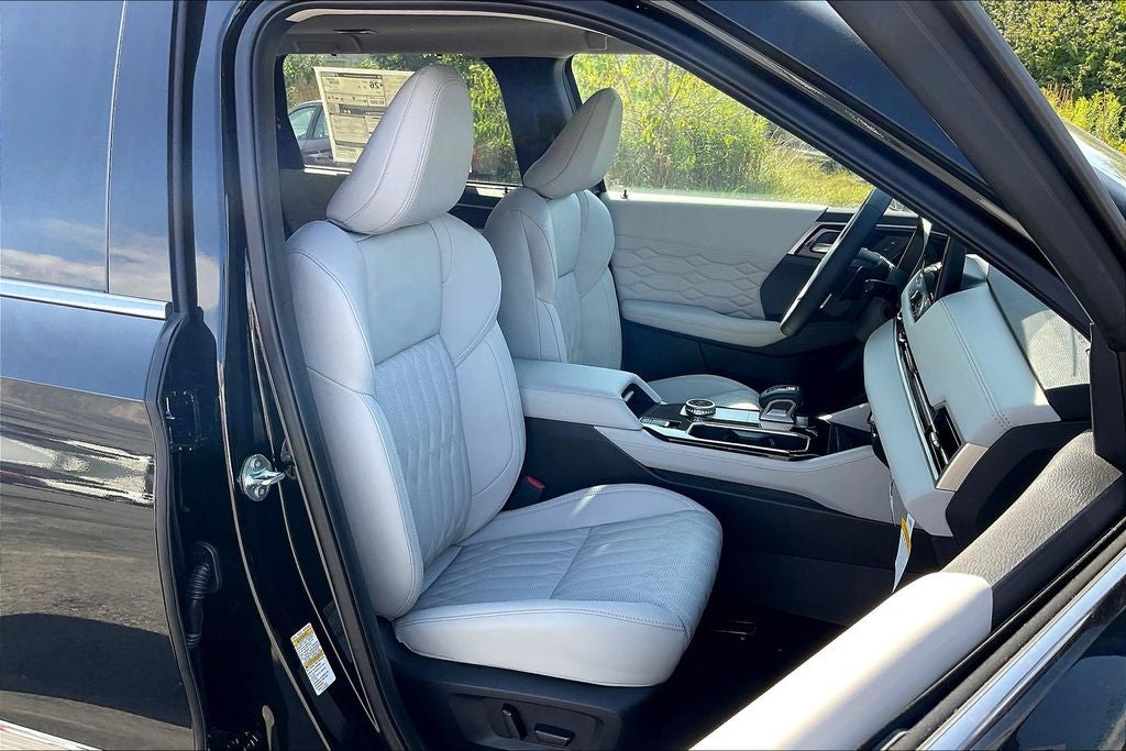 2025 Mitsubishi Outlander Platinum Edition