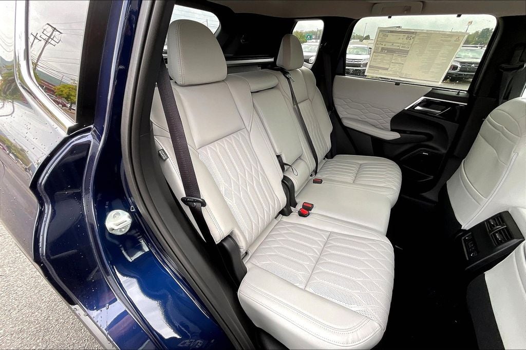 2025 Mitsubishi Outlander SEL