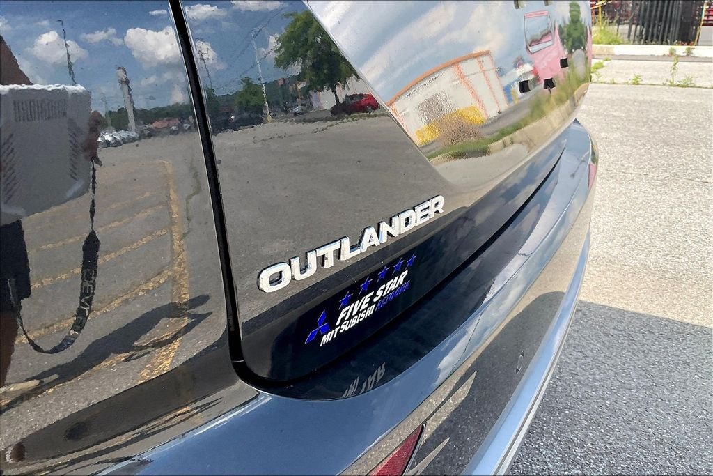 2025 Mitsubishi Outlander Platinum Edition