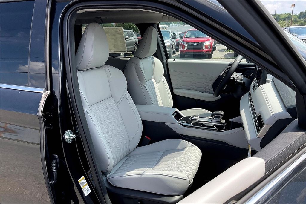 2025 Mitsubishi Outlander Platinum Edition