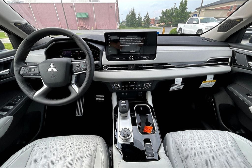 2025 Mitsubishi Outlander Platinum Edition