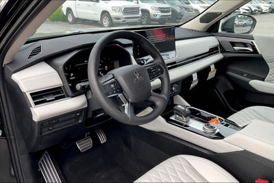 2025 Mitsubishi Outlander Platinum Edition