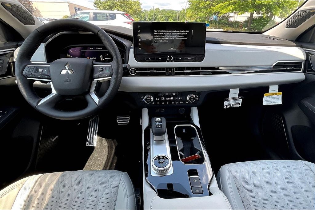 2025 Mitsubishi Outlander SEL