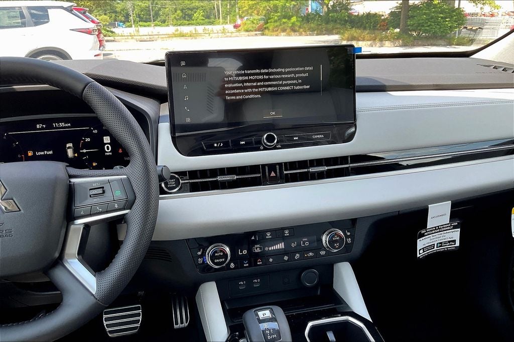 2025 Mitsubishi Outlander SEL