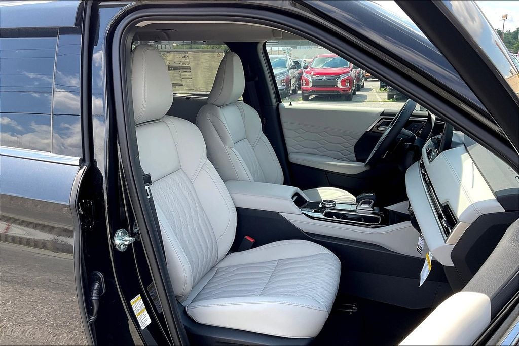 2025 Mitsubishi Outlander SEL