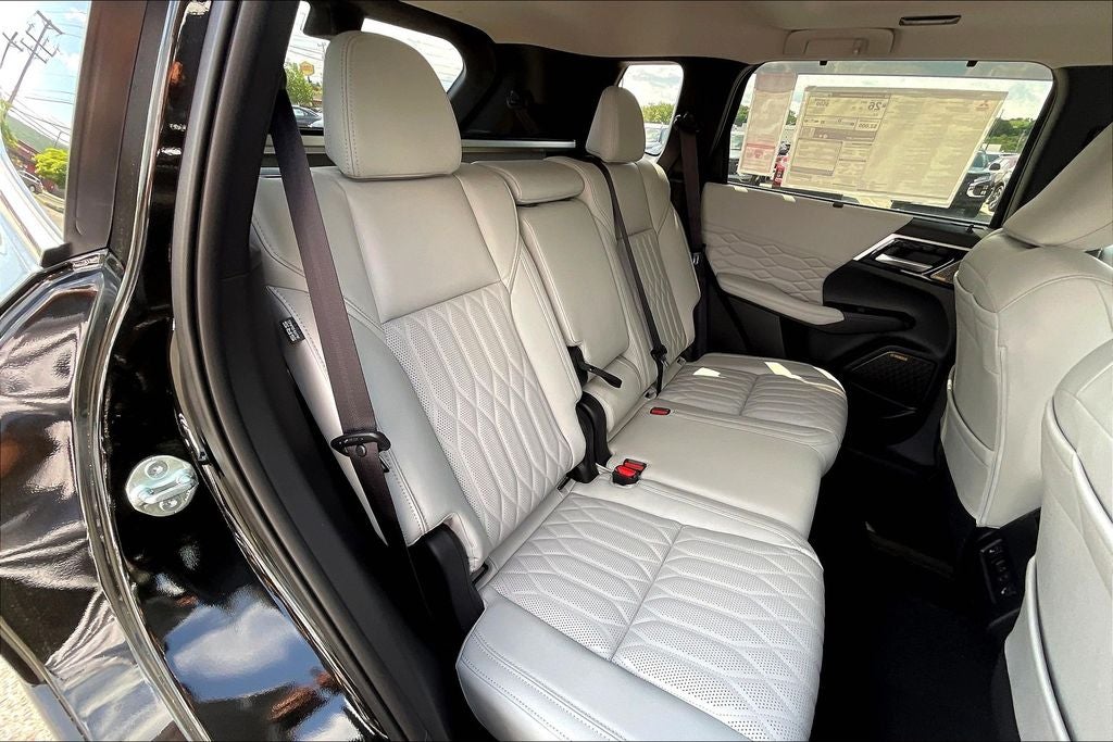 2025 Mitsubishi Outlander SEL