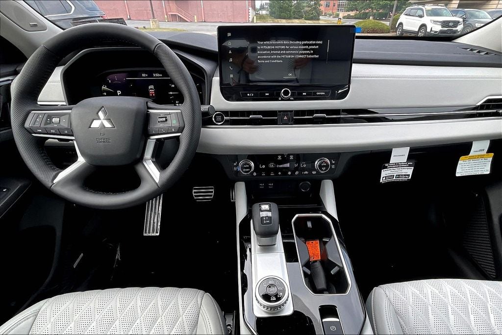 2025 Mitsubishi Outlander SEL