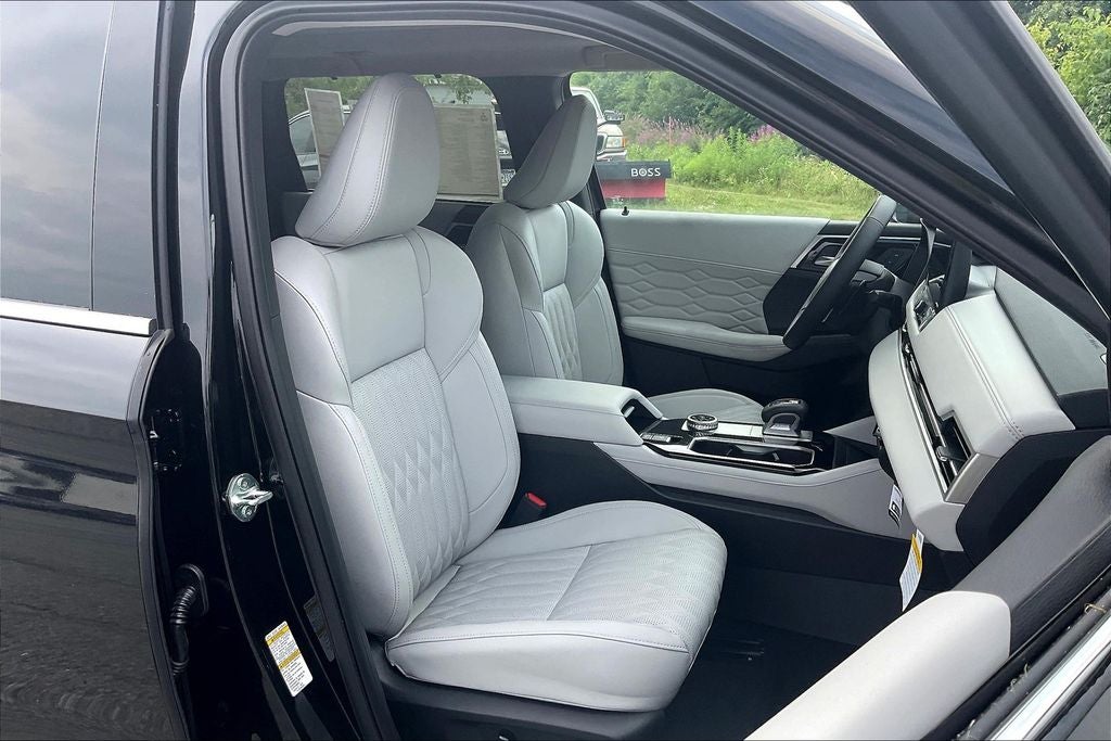 2025 Mitsubishi Outlander SEL