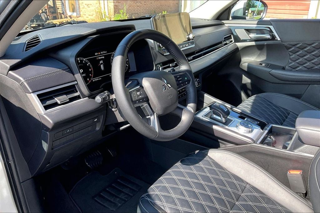 2024 Mitsubishi Outlander SEL
