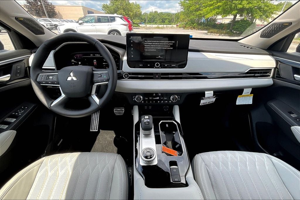 2025 Mitsubishi Outlander Platinum Edition