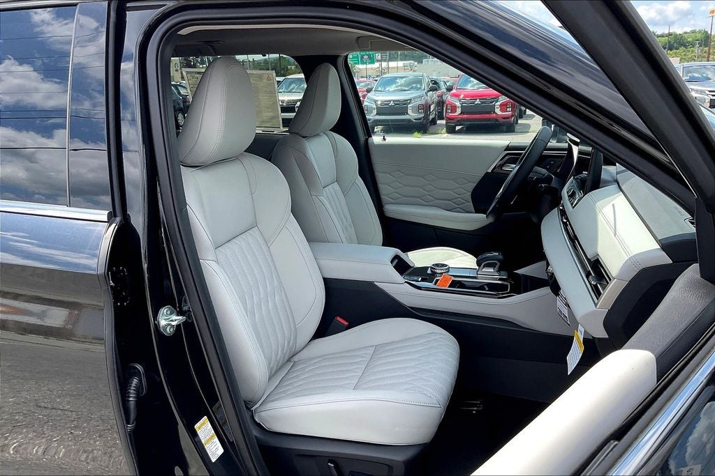 2025 Mitsubishi Outlander Platinum Edition