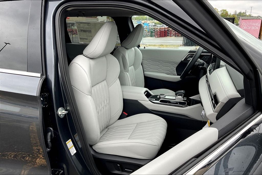 2025 Mitsubishi Outlander SEL