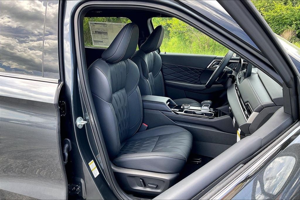 2026 Mitsubishi Outlander Black Edition