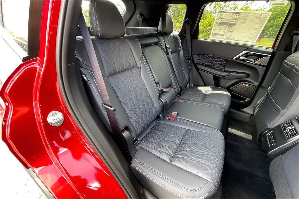 2026 Mitsubishi Outlander Black Edition