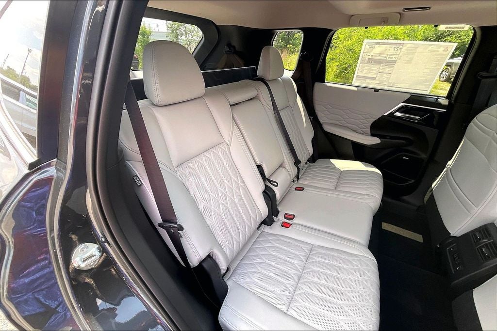 2026 Mitsubishi Outlander SEL
