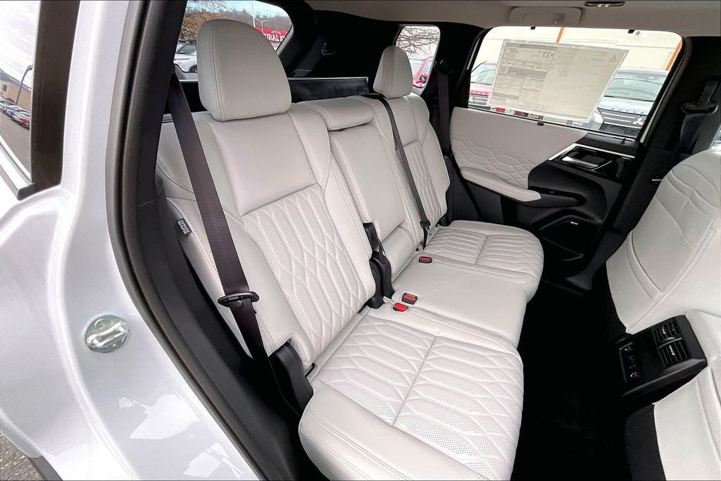 2026 Mitsubishi Outlander SEL