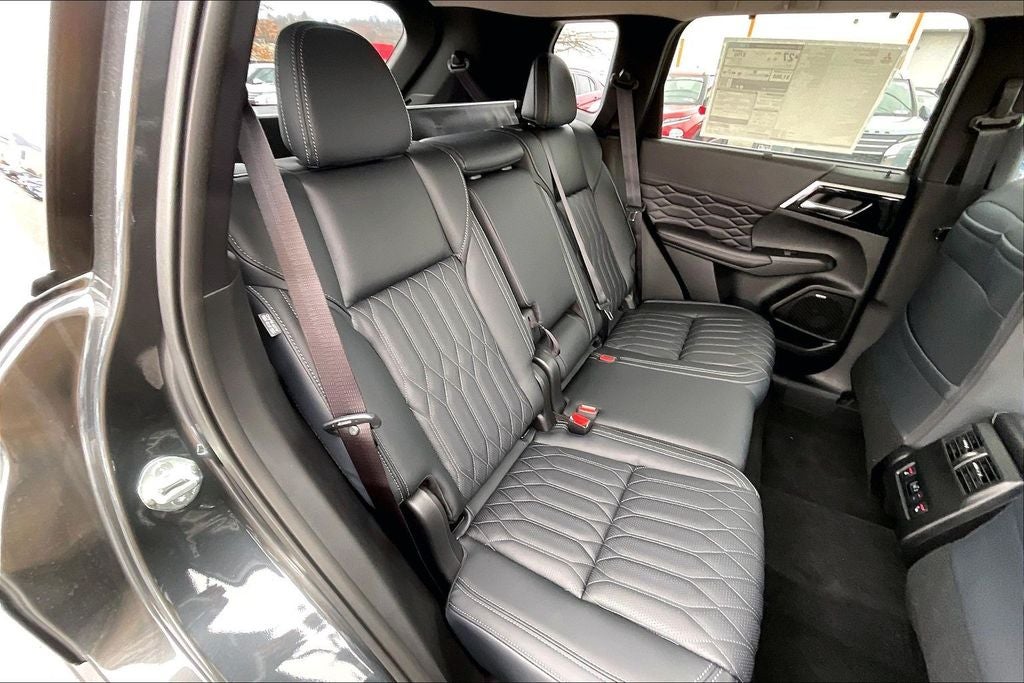 2026 Mitsubishi Outlander SEL