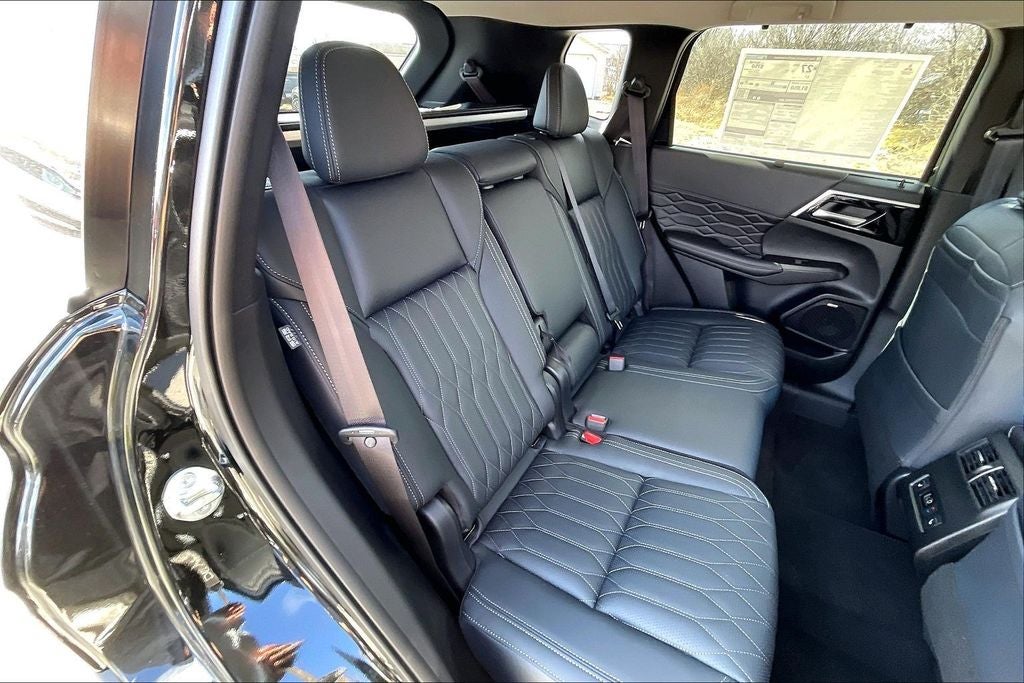 2026 Mitsubishi Outlander SEL