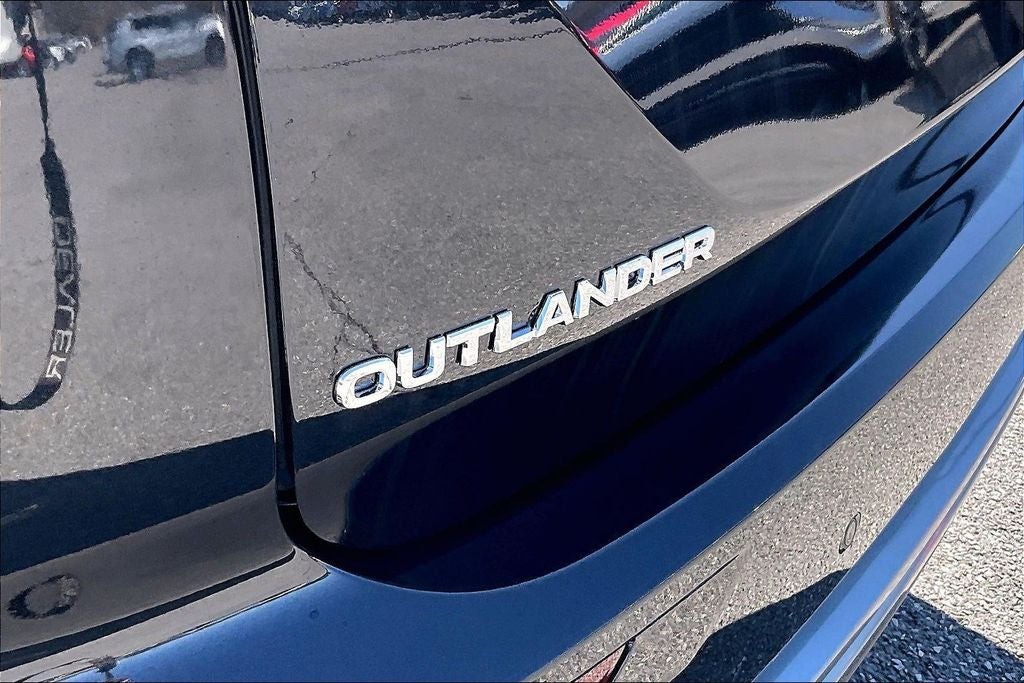 2026 Mitsubishi Outlander Base