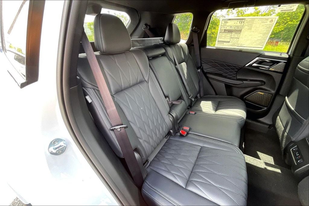 2026 Mitsubishi Outlander Black Edition