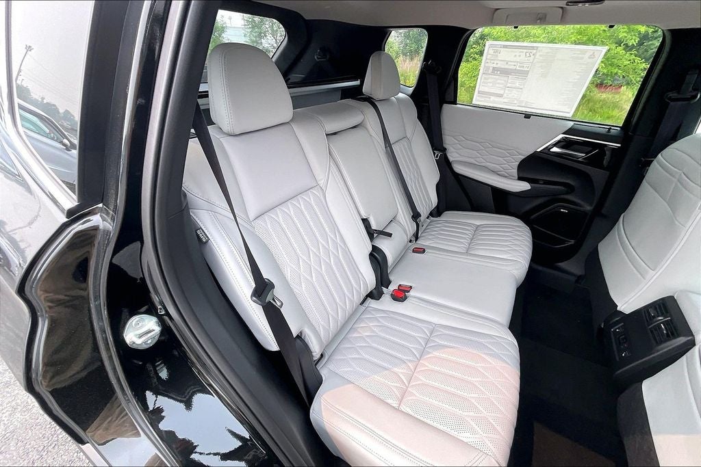 2026 Mitsubishi Outlander SEL